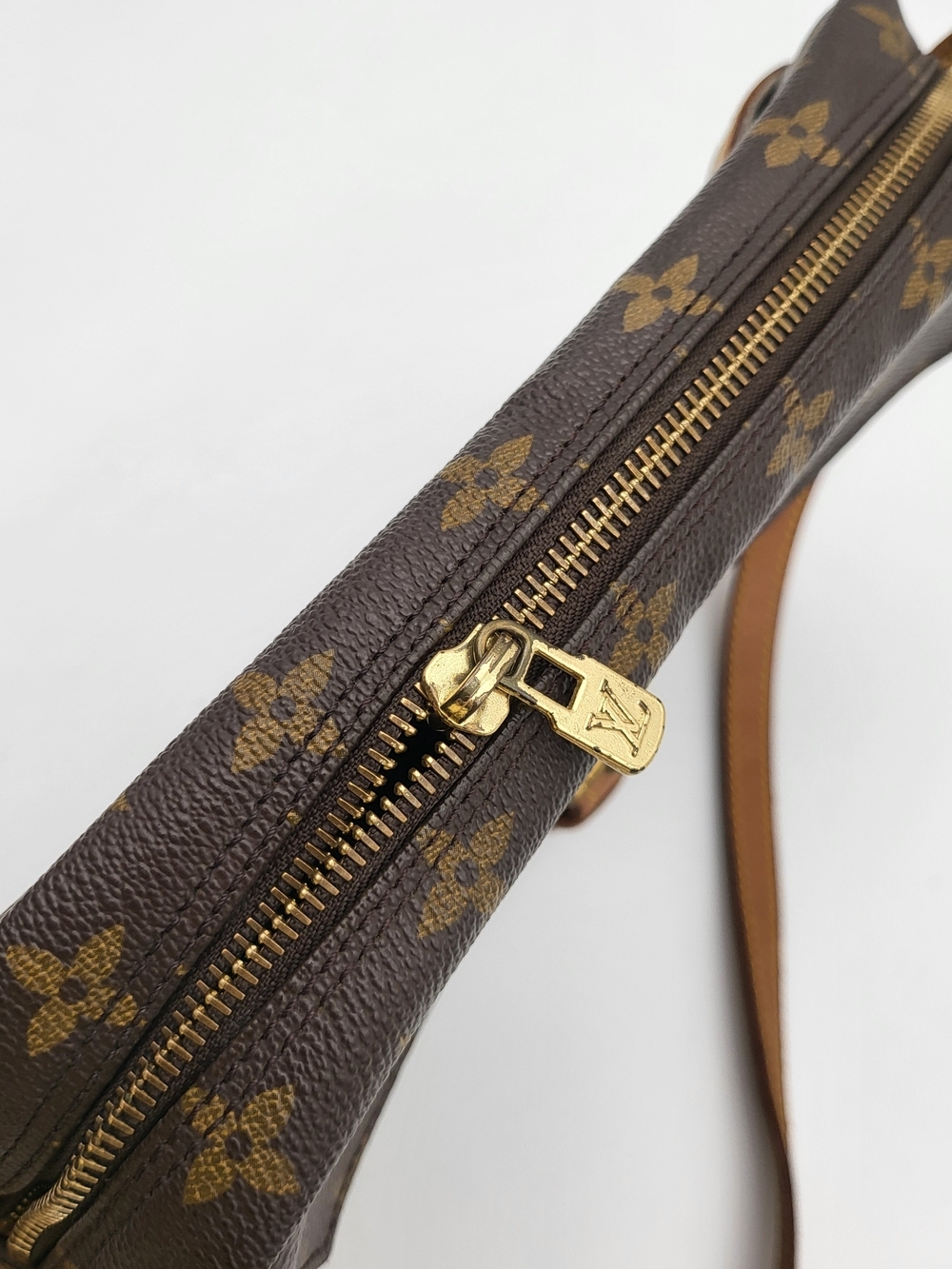 LOUIS VUITTON JEUNE FILLE MM Monogram Crossbody Bag..Authentic.. - Picture 14 of 16